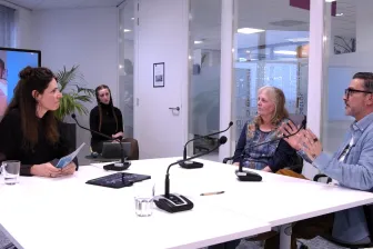 Jolanda en Dave aan de interview tafel