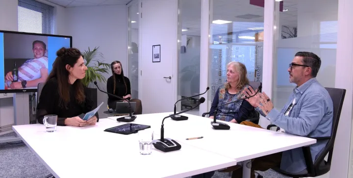 Jolanda en Dave aan de interview tafel